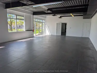 100 Sunrise Avenue 103, Toronto C13, On M4a 1b3