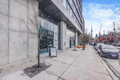 195 Mccaul Street 521, Toronto, On M5t 0e5