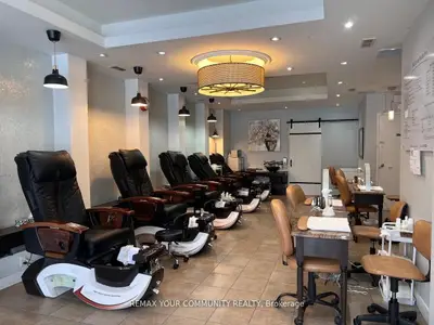 3887 Bathurst Street, Toronto, On M3h 5v1