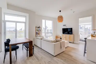 80 Vanauley Street 806, Toronto C01, On M5t 0c9
