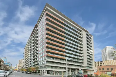 111 Elizabeth Street 718, Toronto C01, On M5g 1p7