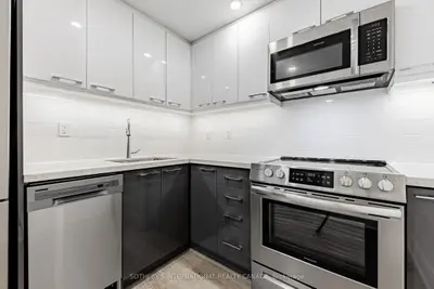 191 Sherbourne Street 1002, Toronto C08, On M5a 3x1