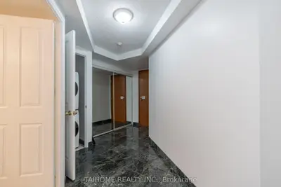 28 Hollywood Avenue 809, Toronto C14, On M2n 6s4