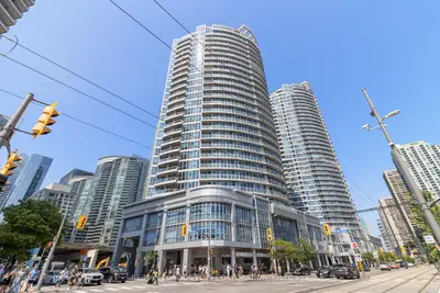 218 Queens Quay W 2611, Toronto C01, On M5j 2y6