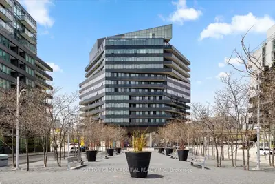 21 Lawren Harris Square 805, Toronto C08, On M5a 1h7