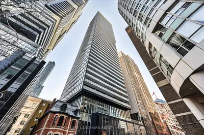 15 Grenville Street 5002, Toronto C01, On M4y 0b9