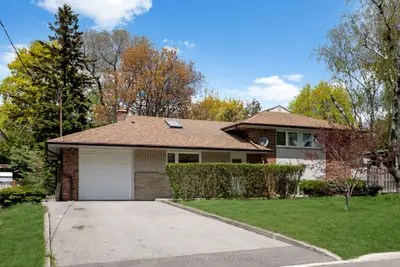12 Finchurst Drive, Toronto C07, On M2r 1k9