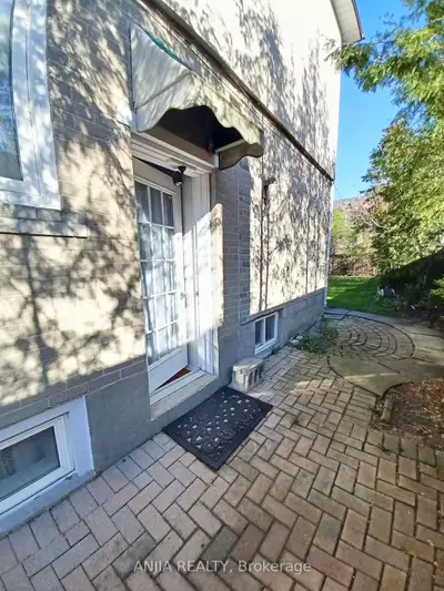 Lower 256 Homewood Avenue, Toronto C07, On M2r 2n3