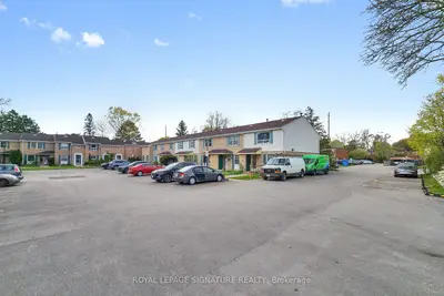 551 Steeles Avenue W 43, Toronto C07, On M2m 3y1