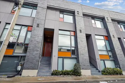 13 Gilead Place, Toronto, On M5a 3c8