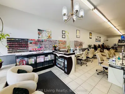 694 St Clair Avenue W, Toronto, On M6c 1b1