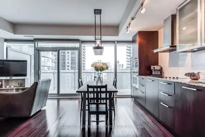 14 York Street 1507, Toronto C01, On M5j 0b1