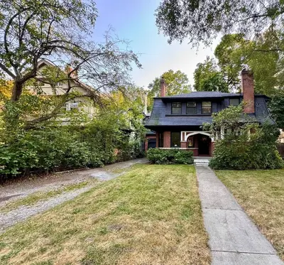 147 & 149 Farnham Avenue, Toronto C02, On M4v 1h7