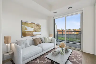 5 Lakeview Avenue 223, Toronto C01, On M6j 0h3