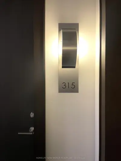 399 Adelaide Street W 315, Toronto C01, On M5v 1s1