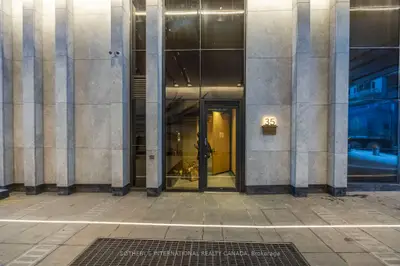 35 Mercer Street 2410, Toronto C01, On M5v 0v1