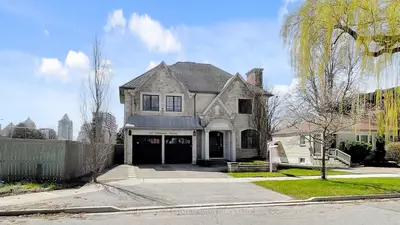 347 Elmwood Avenue, Toronto C14, On M2n 3n2
