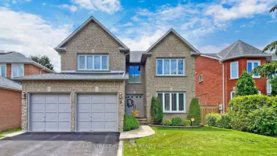 9 Jardin Hill Court, Toronto C15, On M2h 3r8