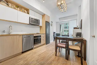 121 Lower Sherbourne Street 1742, Toronto, On M5a 0w8