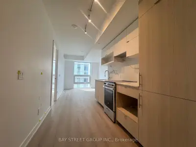 100 Queen Street E #3109, Toronto C08, On M5c 0b5