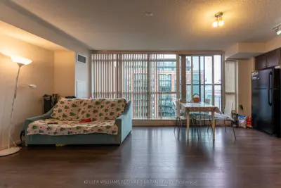 525 Wilson Avenue 818, Toronto C06, On M3h 0a7