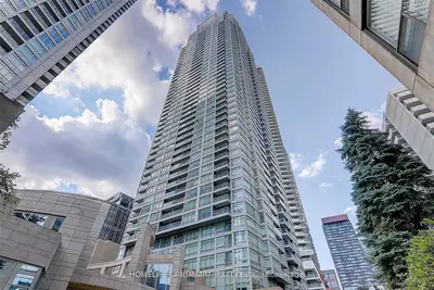 2191 Yonge Street 4211, Toronto C10, On M4s 3h8