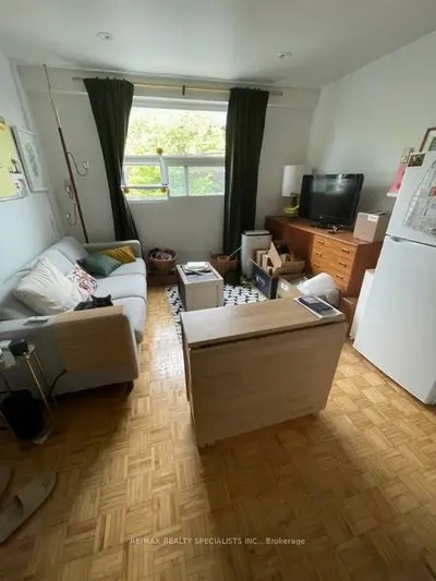 1087 Bloor Street W 201, Toronto C01, On M6h 1m5