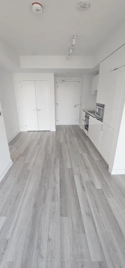 234 Simcoe Street 1902, Toronto C01, On M5t 1t4