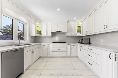243 Burbank Drive, Toronto, On M2k 2s4