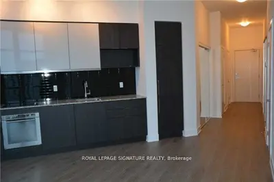 #101 99 The Donway, Toronto C13, On, M3c 0n8