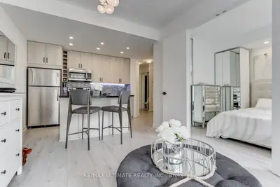 85 Bloor Street E 1814, Toronto C08, On M4w 3g9