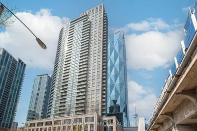 18 Yonge Street 606, Toronto C01, On M5e 1z8