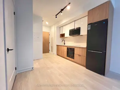 5 Defries Street 926, Toronto C08, On M5a 3r4