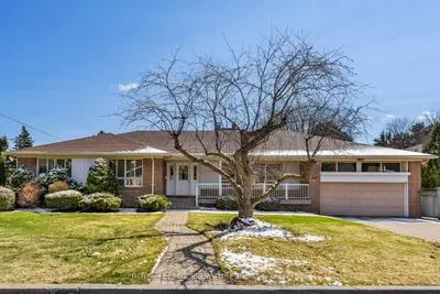 66 Carscadden Drive, Toronto C07, On M2r 2a9
