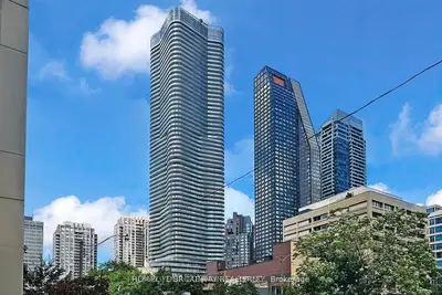 11 Wellesley Street W 5708, Toronto C01, On M4y 1e8