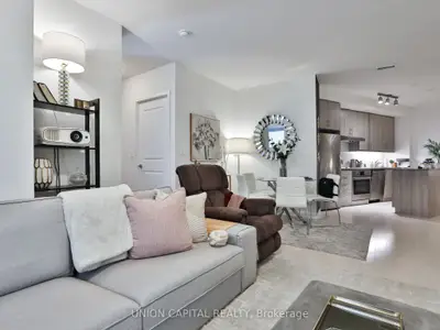 1 The Esplanade 404, Toronto, On M5e 0a8