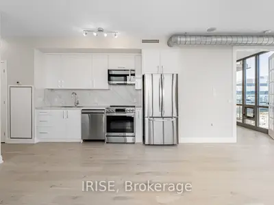 33 Mill Street 1702, Toronto C08, On M5a 3r3