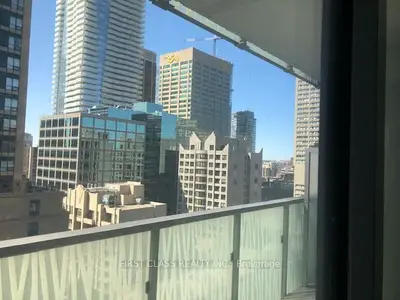50 Charles Street E 1709, Toronto C08, On M4y 0c3