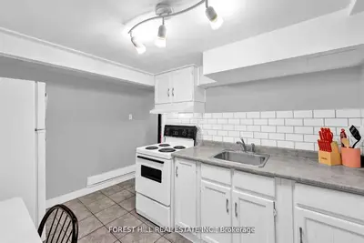 996 Bayview Avenue Lower, Toronto C11, On M4g 2z6