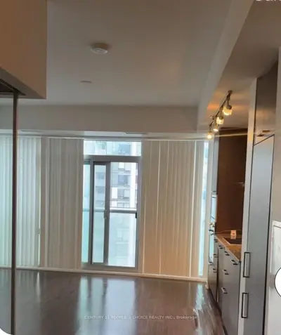 14 York Street 2204, Toronto C01, On M5j 0a9