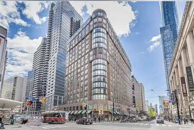 7 Carlton Street 1013, Toronto C08, On M5b 2m3