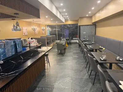48 St Clair Avenue E, Toronto, On M4t 1m9