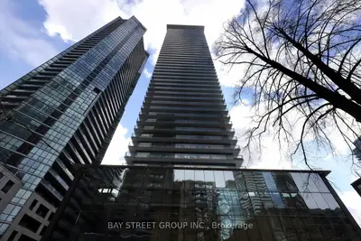 33 Charles Street E 907, Toronto C08, On M4y 1r9