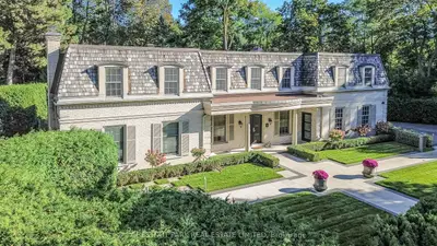 1 Valleyanna Drive, Toronto, On M4n 1j7