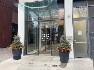39 Brant Street 811, Toronto C01, On M5v 2l9