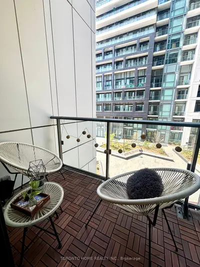 60 Princess Street 214, Toronto C08, On M5a 2c7