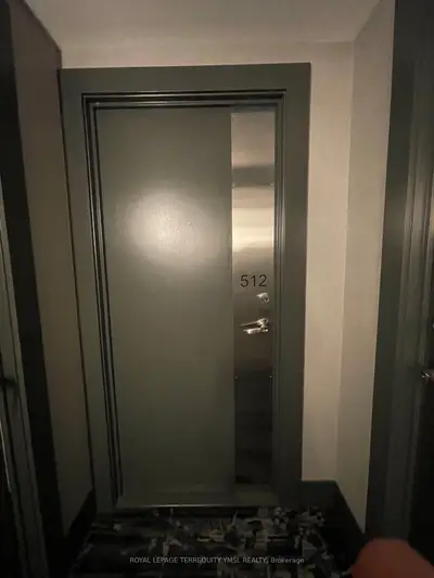 25 Capreol Court 512, Toronto C01, On M5v 3z7
