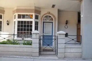 103 Mccaul Street 47, Toronto C01, On M5t 2w7
