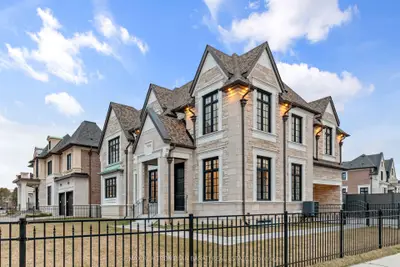 29 Ballyconnor Court, Toronto, On M2m 4c6