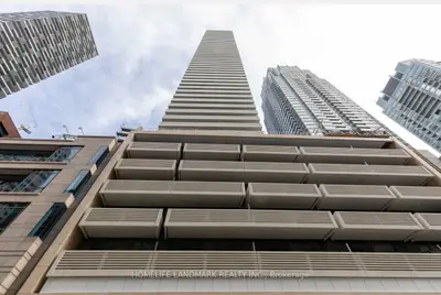 2221 Yonge Street 2510, Toronto C10, On M4s 2b4